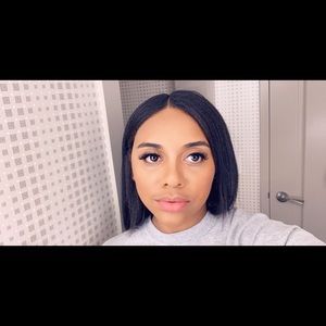 Meet your Posher, Johnelle